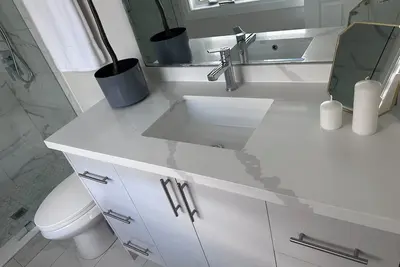 Image de 4 Bedrooms for 10 to 12 people in Milton, Ontario