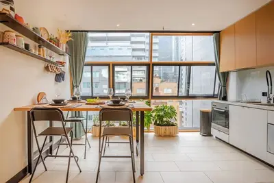 Image de Riverside Apartment\nIn the heart of the Melbourne Cbd. \nLocated in free-tram-zone