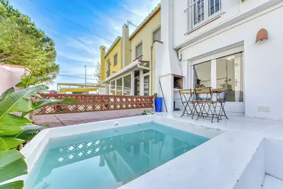 Maison jumelée avec piscine pour location de vacances