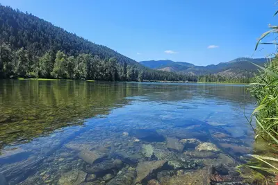 Image de Cozy 2-bedroom cottage with peaceful Kootenai River view\/access, Pets Welcome!