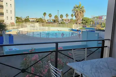 Appartement entre mer et piscines