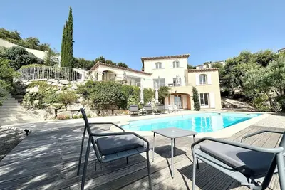 Image de Villa Cassiopée dans le Domaine sécurisé du Golf de Sainte-Maxime!
