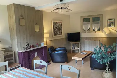 Image de Maison avec jardin au cœur du village de Gerde. \nAnimaux de compagnie acceptés.