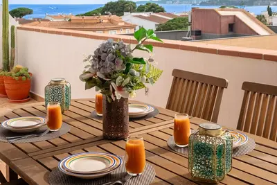 Image de Appartement moderne à Palamós, 3 chambres, terrasse, à 2 min de la plage et proche du centre