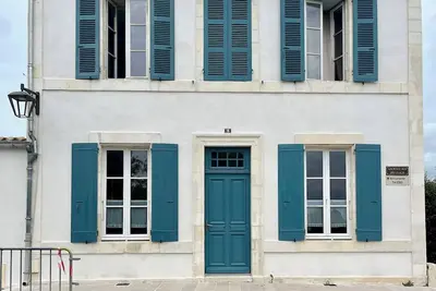 Image de Maison vue sur mer, familiale et paisible, au coeur du village, sur les remparts