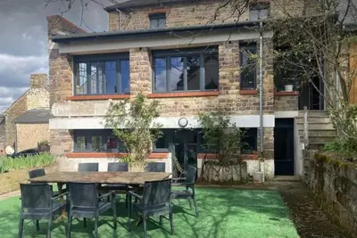 Image de Clécy centre, 10 min à pied des bords de l’Orne. 4 à 10 personnes tarif ajustable