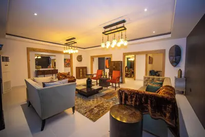 Image de Luxurious 10 bedroom Villa with free car