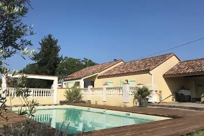 Image de Maison a la campagne  avec piscine pour un séjour au calme.