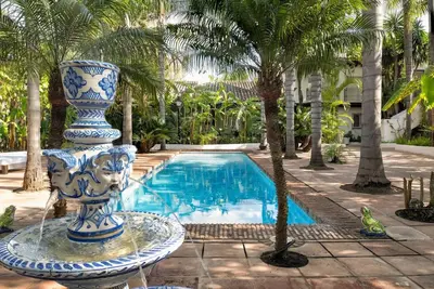 Image de Andalusian-style Luxury Beach Front Villa