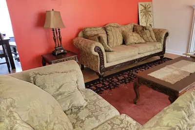 Image de Cozy 4-bedroom house with Ac and WiFi near downtown Greensboro
