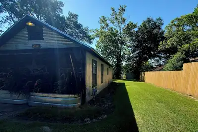 Image de Tinyshinygem! 2-bedroom house with Ac and WiFi in Grayson