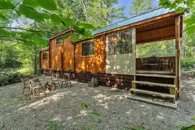 Image de Private, Modern Log Cabin @ The Woodshed Lodge; Pet Friendly; Sleep 6