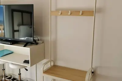 Image de Moderne Studio für 2 mit Bequemes Schlafsofa und Ensuite Badezimmer