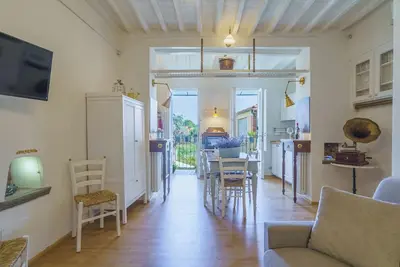 Image de Casa Retrò: relax with flower gardens view