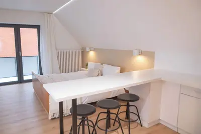Image de Modern Hamburg apartment. The large bright room + private bathroom