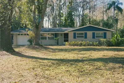 Image de 2 homes plus Rv on lake