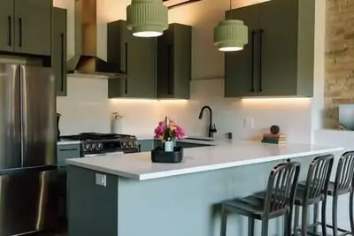 Image de Kroger Lofts | Unit B | Rooftop Pool | Lake Views