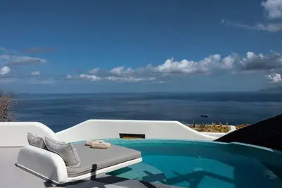 Image de Dazzling Santorini Villa | Villa Sunrise | 1 Bedroom | Private Outdoor Pool & Heated Jacuzzi | Panoramic Vistas of Aegan Sea | Imerovigli