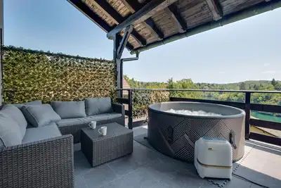 Image de Superbe maison de 2 chambres à Donji.