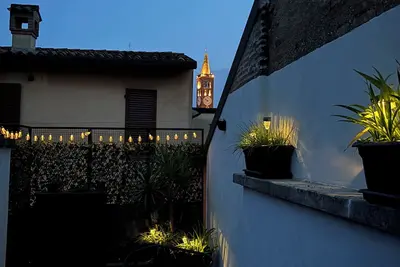 Image de Relaxing apartment with terrace among the rooftops of an old building.