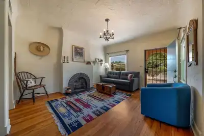 Image de Close to U of A | 1 Br 1 Ba | Sam Hughes | Patio
