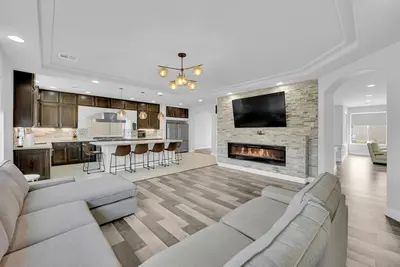 Image de Spacious 5-bedroom home Close to Airport / Allegiant / T-mobile Arena / Red Rock
