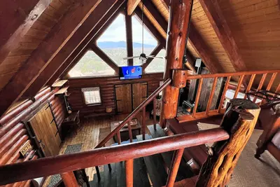 Cozy cabin with 1 bedroom and WiFi, Ac in delightful Kingman