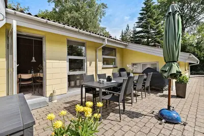 Image de Belle maison à Glesborg avec sauna
