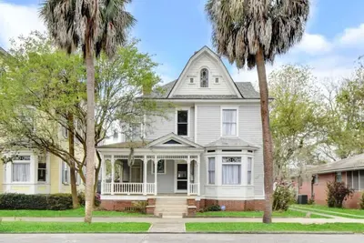 Image de Historic McKinnon Twin, Beautifully Renovated in Historic Downtown Brunswick