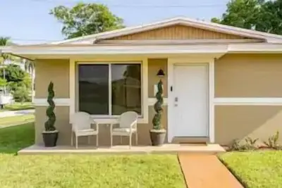 Image de Cozy 4-bedroom house in amazing Miami near the stadium