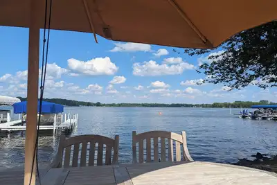 Image de Wow the View! ! Prime Location on Big Barbee Waterfront