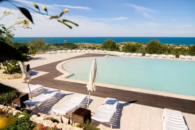 Image de Maison confortable à Vieste avec piscine.