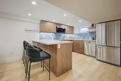 Image de Homey Hespeler Hideaway - Casita Benani Luxury Basement Suite