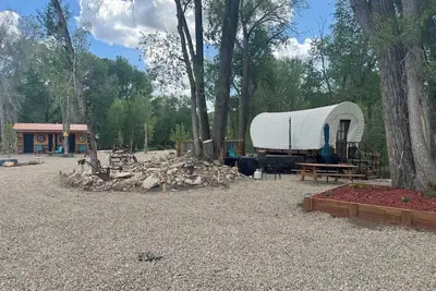 Image de Southwest Luxury Glamping- TDown Covered Wagon