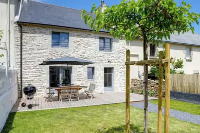 Image de Maison à Sarzeau entièrement rénovée voiture à 300 mètres du golfe du Morbihan