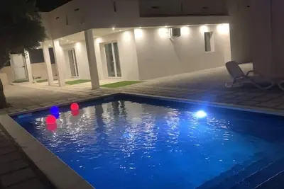 Image de Basil apartment in villa with pool and sea, seaside village Scoglitti.