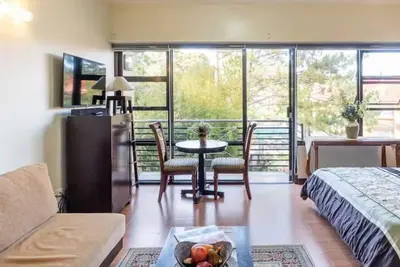 Image de Cozy 1-Bedroom Building in Marvelous Baguio with WiFi. 5. 4k ft above sea level.