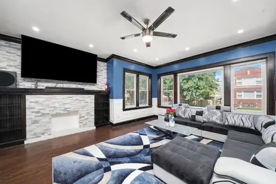 Image de Gorgeous 5 Bedroom Gem Sleeps 18 with Pool, Ping Pong, Pac Man, Tons of Games!