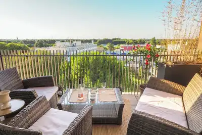 Image de Méditerranée et haut de gamme : un moment unique avec une vue dégagée