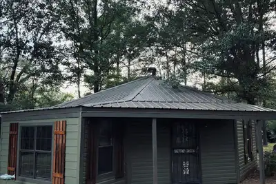 Image de Cozy 2-bedroom house on Enid Lake, just steps from Wallace Creek Campgrounds