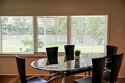 Image de Riverfront Retreat