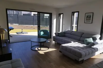 Maison neuve avec 2 terrasses et jardin proche de la mer, 6 pers, 3 chambres