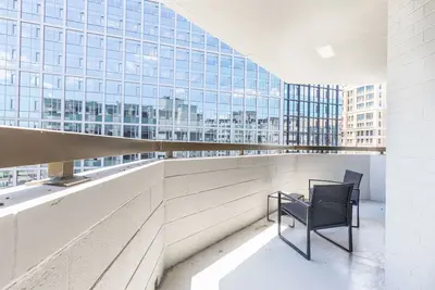 Image de Elegant 2br Apartment - Minutes to D. C.