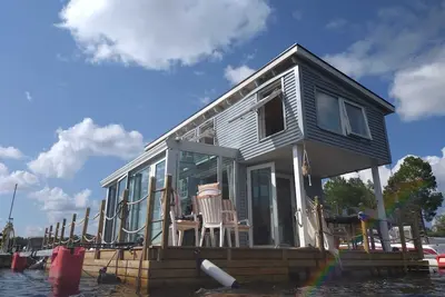 Image de Sea Co9 - The Houseboat Getaway