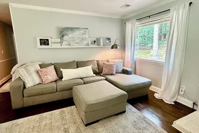 Image de Charming 3-bedroom secluded house in Acworth