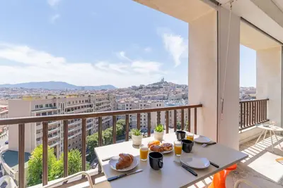 Image de Le Skyline - Apt climatisé avec terrasse et vue sur Marseille