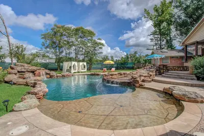 Image de 4bd - Pool & Movie Theater - Lake Conroe Nearby