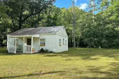 Image de Serenity Creek Cabin located in the Blue Ridge Mountains of Va