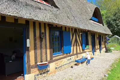 Image de Chaumière normande en pleine campagne entre Lisieux et Honfleur