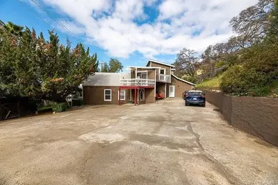 Cozy 4-bedroom house in pleasant Nice with Ac, WiFi beautiful view of the lake